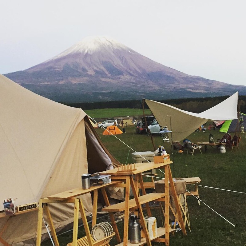 bell tent pitched with a view on mount fuji