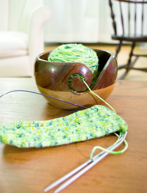 Yarn Bowl - Two Tone Rosewood/Mango Wood  Wooden yarn bowl, Yarn bowl,  Knitting bowl