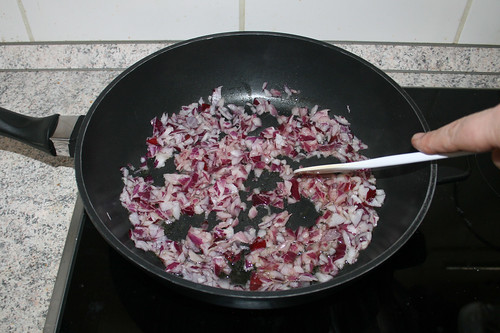 37 - Rote Zwiebeln andünsten / Braise red onion