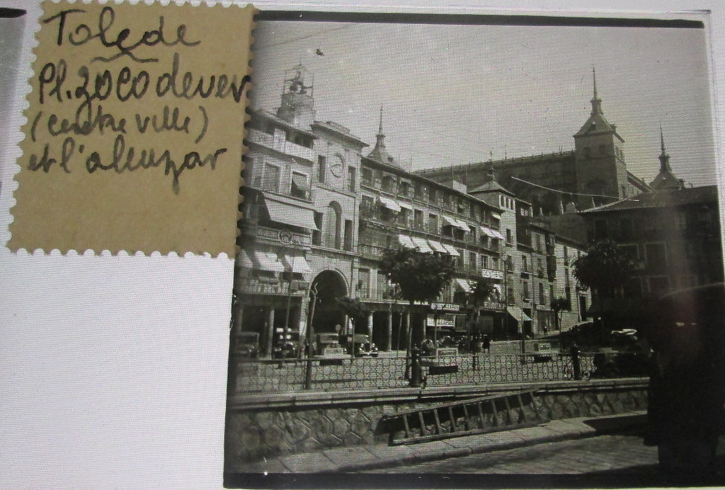 Plaza de Zocodover   hacia 1935. Cristal estereoscópico de autor anónimo francés.