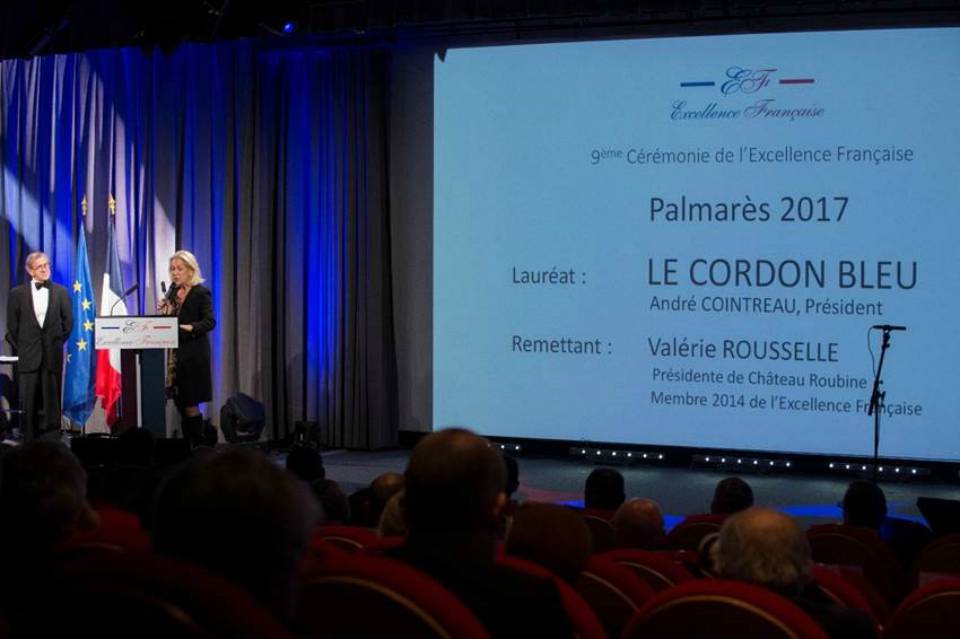Le Cordon Bleu París recibió trofeo de la Excelencia Francesa