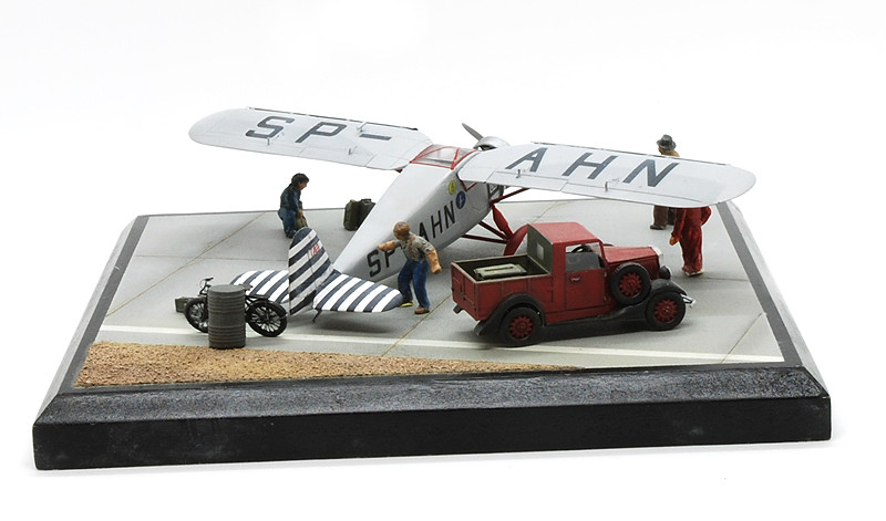 gros moteur et petites ailes... Une petite série de racers... Et un Gee Bee et un Nieuport 42S - Page 4 24149032277_dc70dca672_b