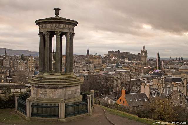 Dugald Stewart Monument e vista su Edimburgo