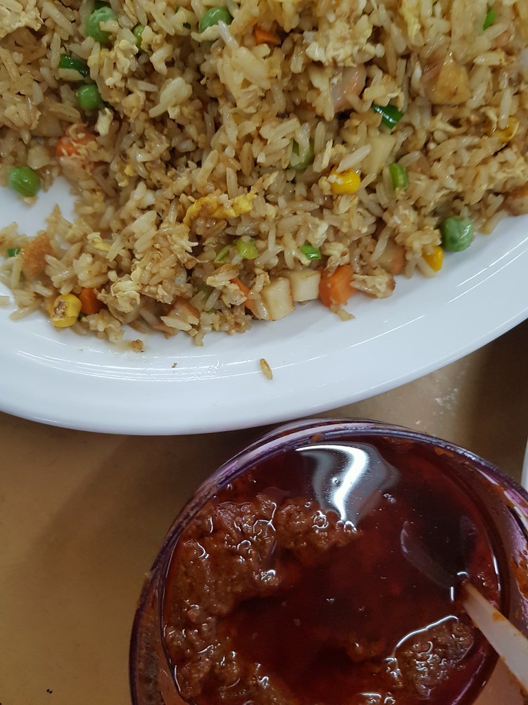 家鄉炒飯 Home-Style Fried Rice (L) $16 @ 新阿婆羅茶餐室 Restoran New Apollos USJ 4