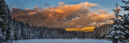 fichtelsee upper franconia germany landscape panorama snow sunset clouds mountains trees forest fichtelgebirge
