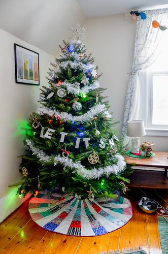 Xmas Tree with a Snow Theme!