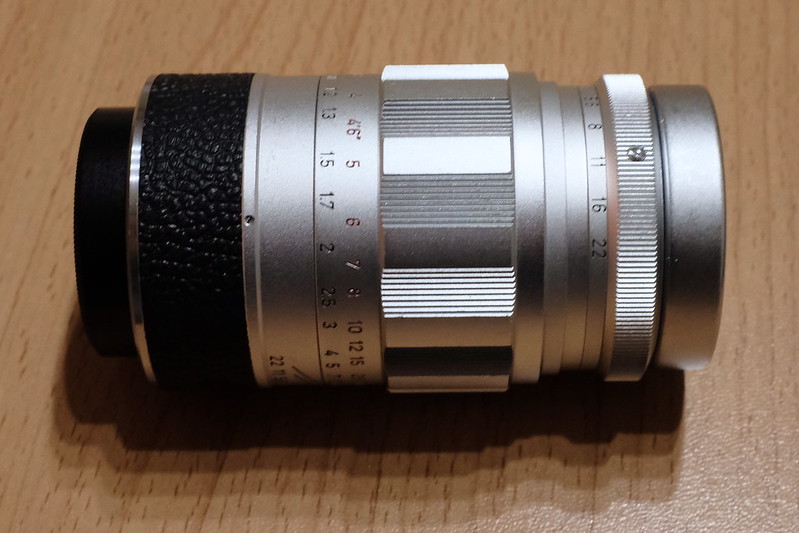 Leica Elmarit 90mm f2.8横から