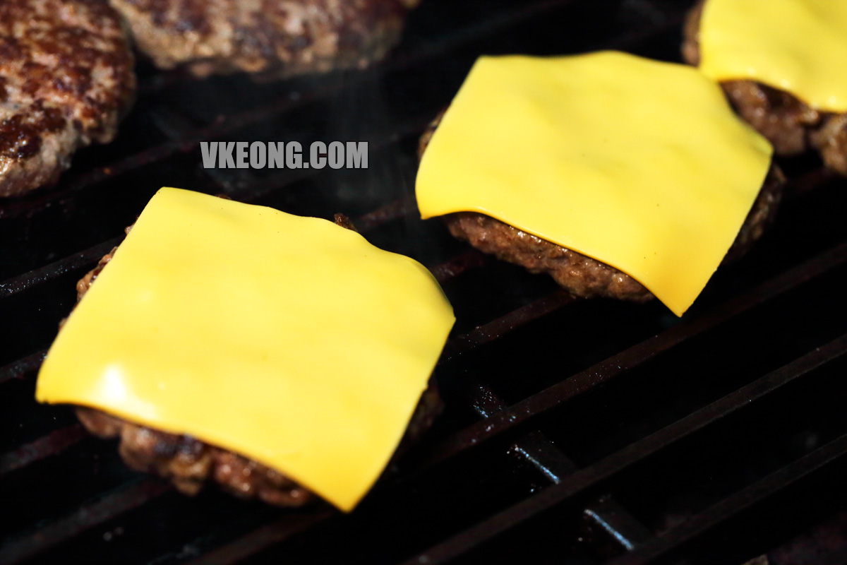 Burger-patties-with-cheese