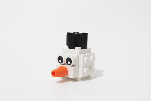 LEGO Seasonal Christmas Build Up (40253) - Day 13