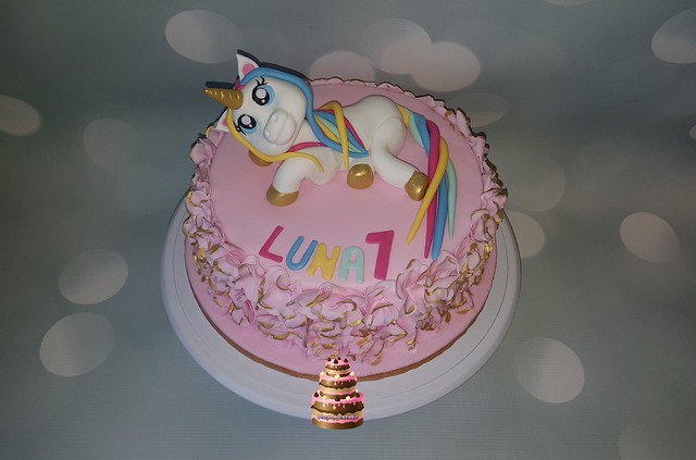 Unicorn Cake by Pluympjescake