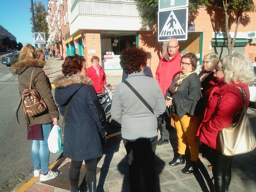 El PP se reúne con vecinos de Montequinto por temas de seguridad ciudadana