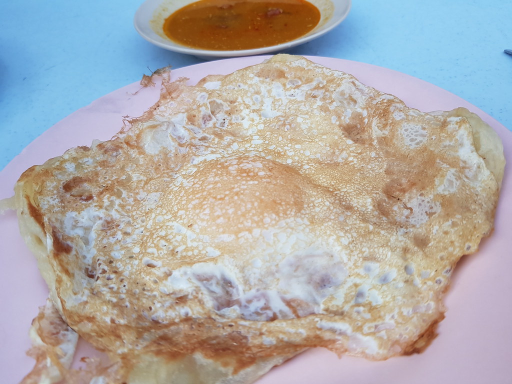 马来煎饼半熟鸡蛋配叁巴酱 Roti Tampal $2.30 @ Restoran Ceria Shah Alam