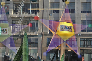 Christmas in SF - Filipino parol SOMA Pilipinas