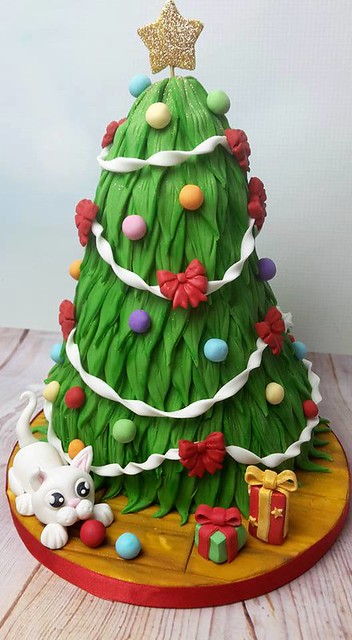 Cake by Joanne Cox of Jojo's Cupcake Madness