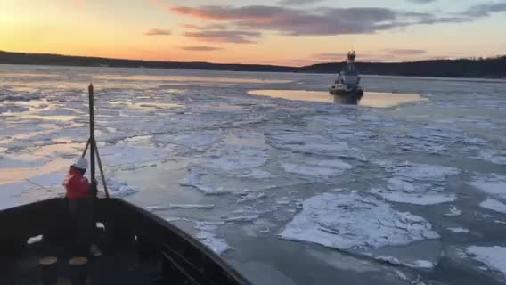 Coast Guard responds to vessels beset by ice in Hudson River