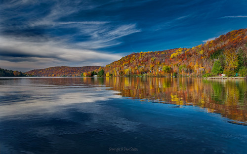 canada quebec monttremblant lacmercier lake mountains autumn fall colour color dxo aurorahdr affinity photo sony a6000