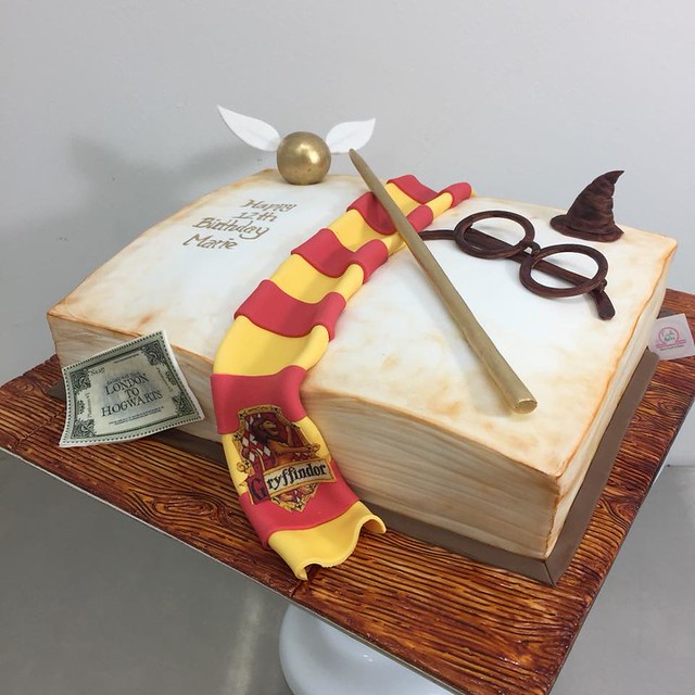 HP Themed Cake by XJ Joys