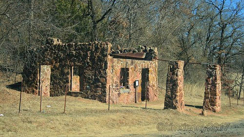 arcadia oklahoma oklahomacounty conoco gasstation servicestation ruins rocks old historic locallegend route66 takenfromcar takenfromthecar