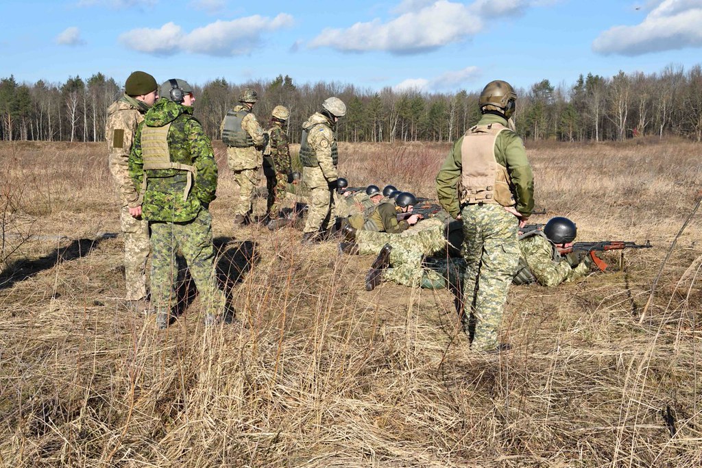 Канадские солдаты в Латвии и Украине (фото) DU9w3v1WkAE2qZu
