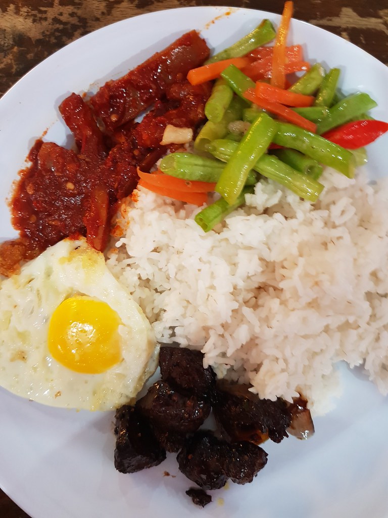 Nasi Campur Daging Hitam Black Pepper & Sotong $5.50 @ Ayu & Syara Restoran in Shah Alam