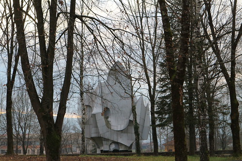 yugoslavia exyu bosnia sanski most monument spomenik sculpture sculptor petar krstic woods trees nature bizarre