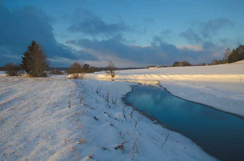 uppland vattholmaån creek agua atardecer åkrar arroyo naturaleza nature natur nubes nieve sverige suecia sweden sunset sky snow snö ån