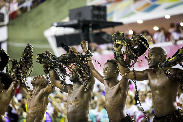 O tema da escola que desfilou no grupo especial do Rio de Janeiro foi a escravidão e as mazelas sofridas pelo povo negro - Créditos: Dhavid Normando | Riotur