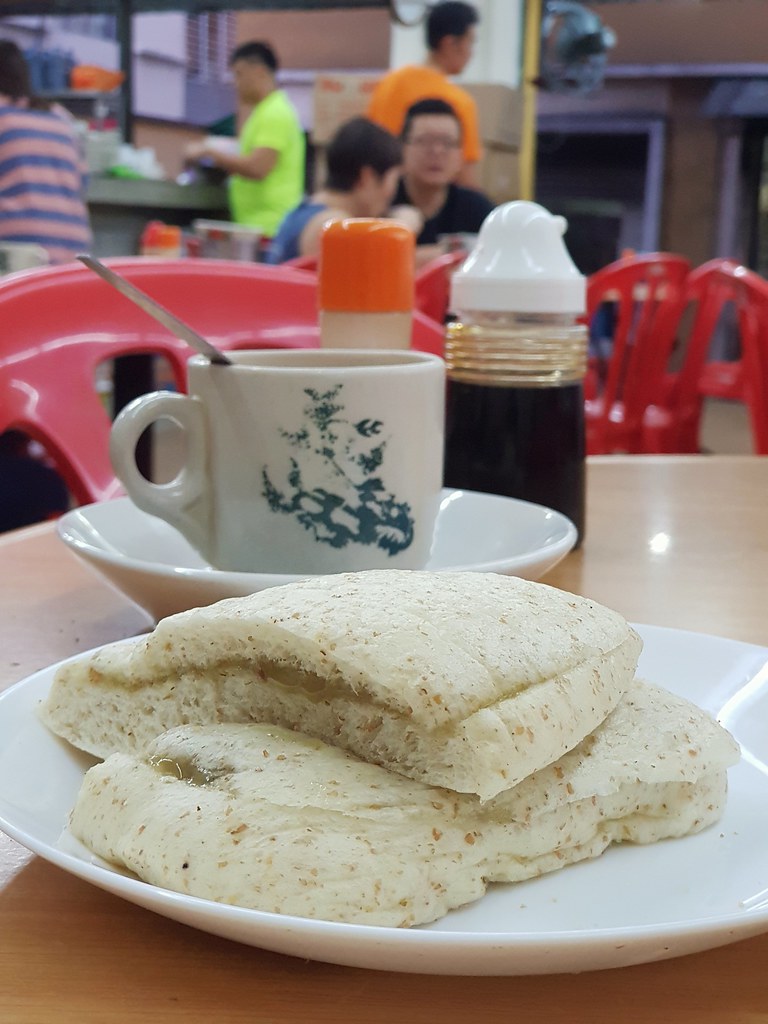 烝全麥鴛鴦 Wholemeal Steam w/ Margarine+Kaya $3 & 奶茶 $1.70 @ 溏记海南茶室 Thong Kee Glenmarie Shah Alam