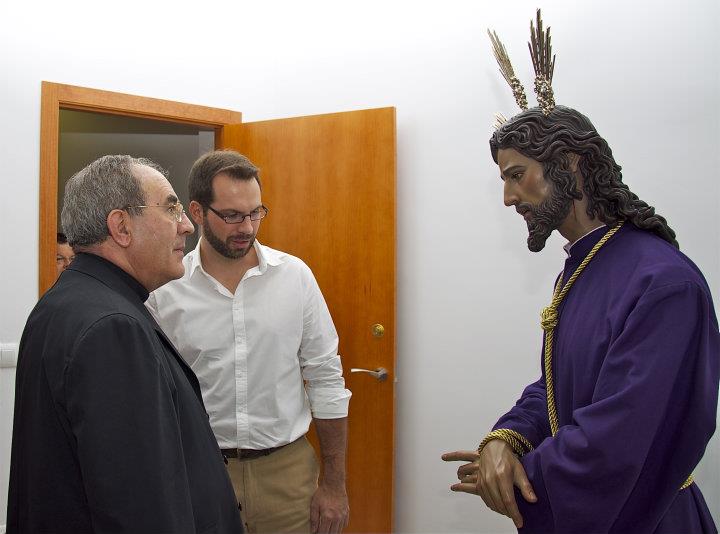 Juan Jose Asenjo Visitando al Cautivo de Madre de Dios