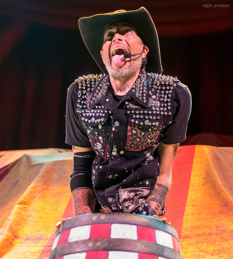 Hellzapoppin Circus Sideshow (Texas Review)
