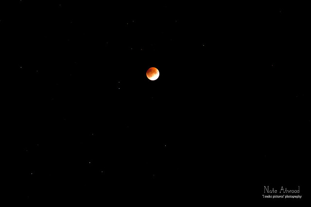 013118 - 200mm zoom on the Blood Moon -WM