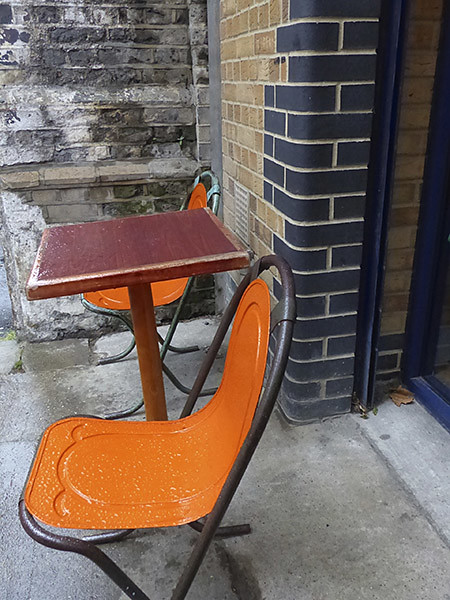 chaises orange
