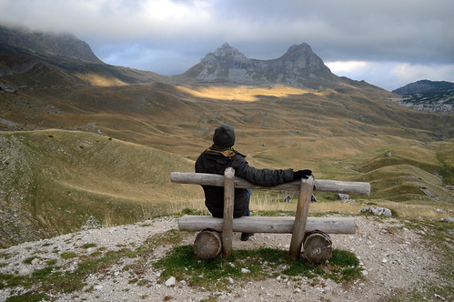 durmitor durmitornationalpark nationalpark mountains view montenegro czarnogóra landscape widok góry bench ławka człowiek human man