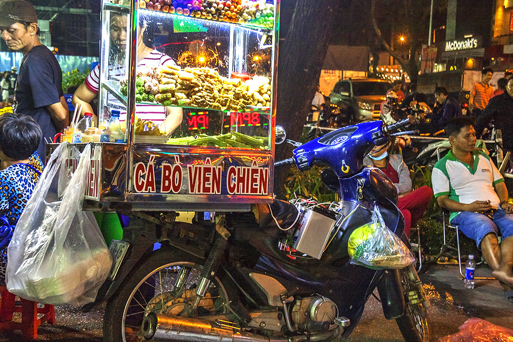 CA BO VIEN CHIEN--Saigon