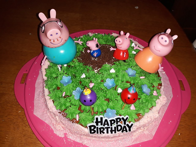 Peppa Pig Cake by Janet Roberts
