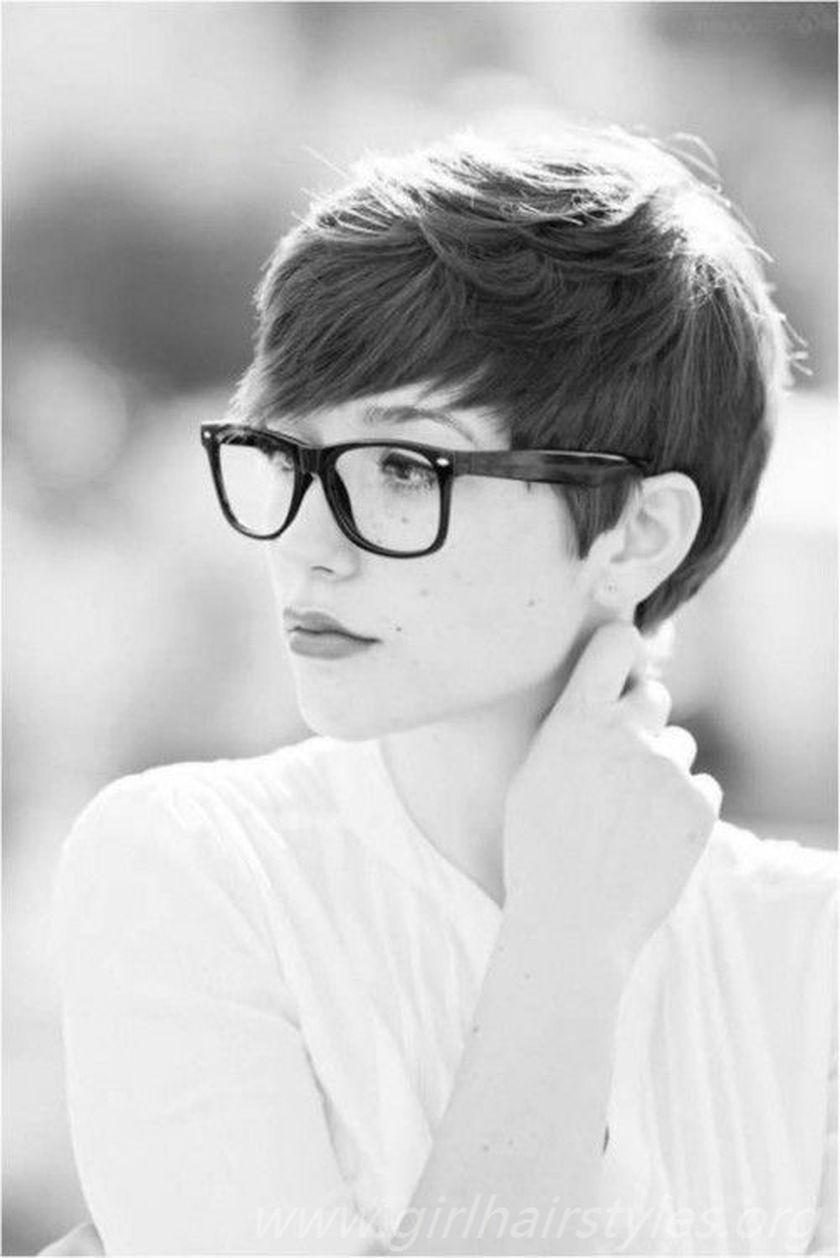 Best Short Hair Pixie Cut Hairstyle with Glasses Ideas 