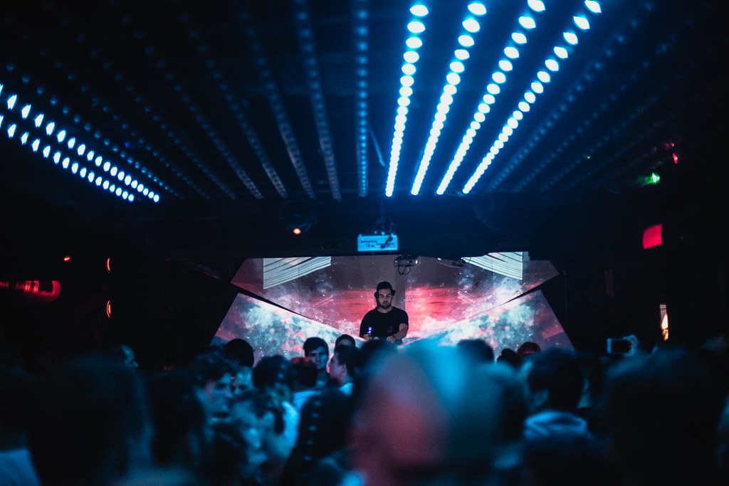 Soirée / Concert DJ au Corvin Club de Budapest.