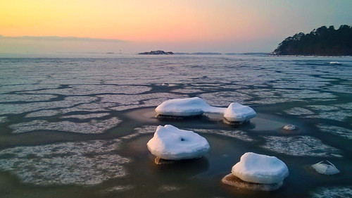 ice sea stones husbeach husstranden östersjön itämeri balticsea ostsee winter talvi vinter february helmikuu februari hangö hanko finland suomi nordic