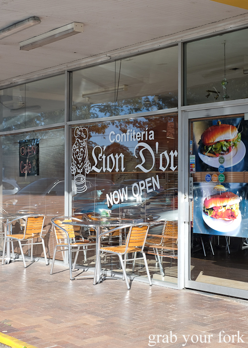 Uruguayan bakery cafe Confiteria Lion D'Or in Carramar