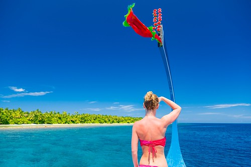 woman horizon sea view infinity paradise tropical exotic vacation canon