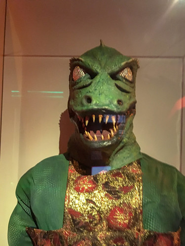 Gorn Outfit and Mask-001