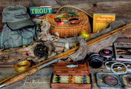 stilllife vintage flyfishingtackle fishinggear wisconsin troutfishing canon 24105l canoneos fishingmemorabilia usa northamerica america midwest fishingtackle freshwaterfishing geotagged colorful fishing lures collectibles collection artificiallures flyfishing sportfishing artificialbait fonddulac fonddulaccounty angling