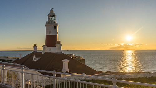 gibraltar sunrise europapoint leutturm sunlight lighthouse