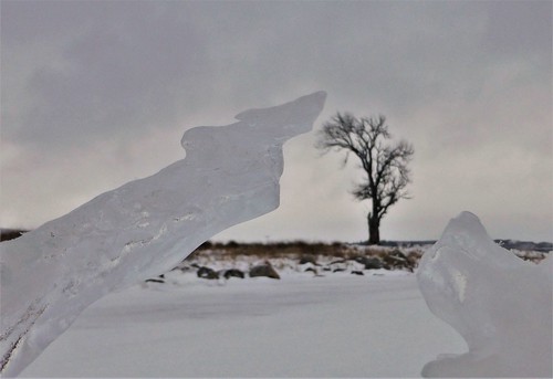 ice formations lochindorb winter weather freezing frozen loch scotland