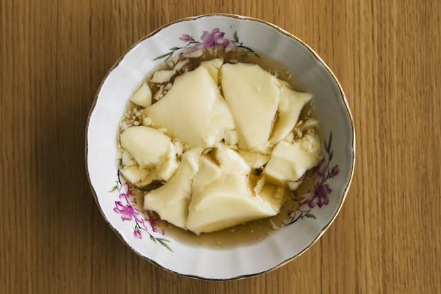 Homemade dou hua (tofu custard with ginger syrup)