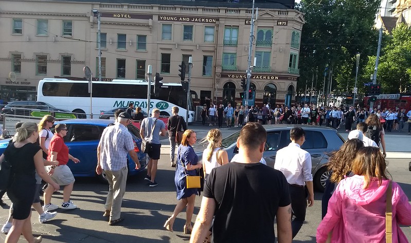 Motorists blocking pedestrian crossing, Flinders/Swanston Street #Rule128