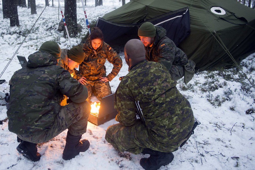 Канадские солдаты в Латвии и Украине (фото) DVXNvsBXUAAI1yf