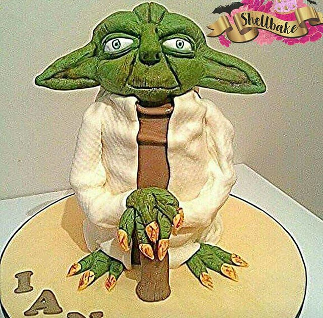 Yoda Cake by Michelle Donnelly of ShellBake