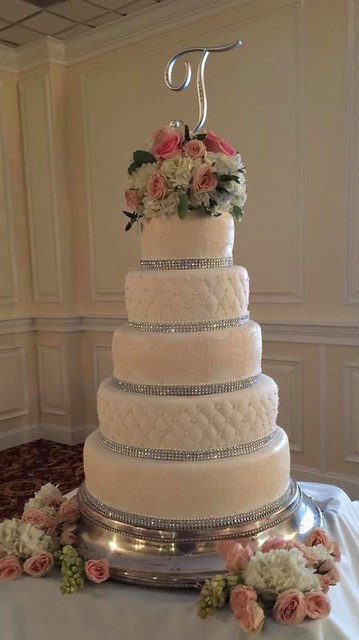 Wedding Cake by Josephine Fakhrzadeh