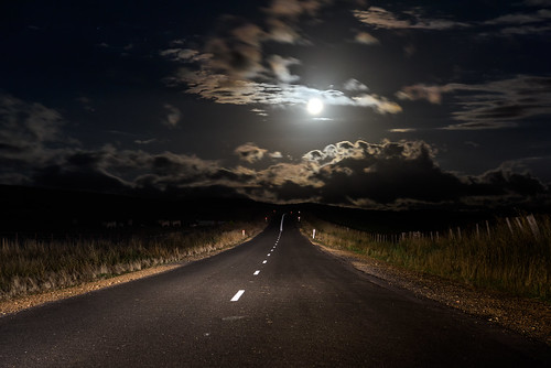 goldfishhunter 2018 night counteganyroad nikon mynikonlife australia nightphotography moon rural nsw country road newsouthwales jasonbruth nikond810 headlights countryroad d810 glenfergus au